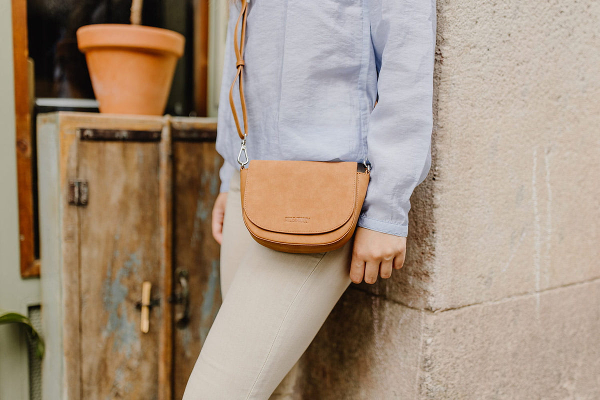 FLORES halfmoon 'brown'